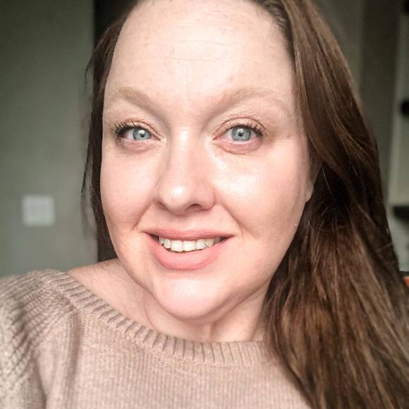 Profile Picture of Erin Cochems (@erin_wooley) on Poshmark