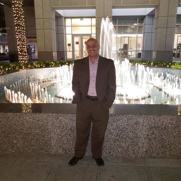 Profile Picture of Hassan Al mamari (@sflimo2018) on Poshmark