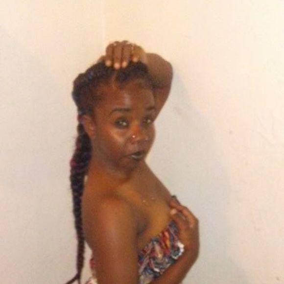 Profile Picture of Antonette Fails (@gurltoshe27) on Poshmark