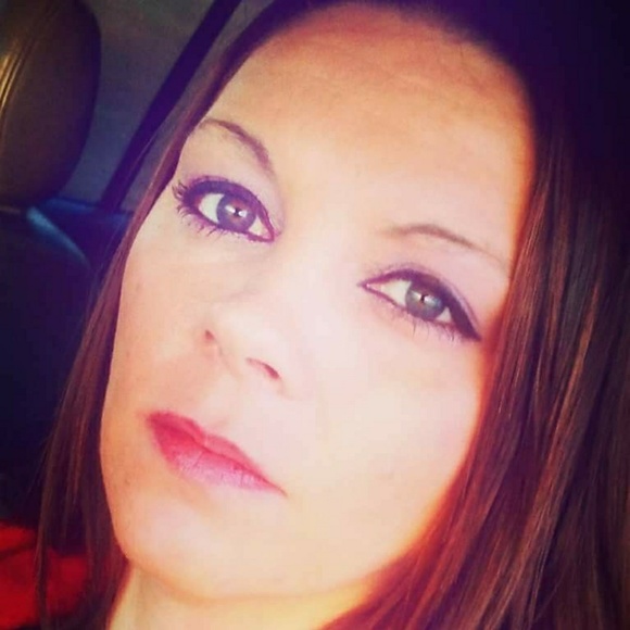 Profile Picture of Teddy Hilding (@teddyjean) on Poshmark