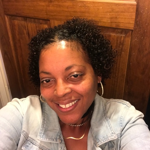 Profile Picture of Crystal Broadnax (@lv2razjc) on Poshmark