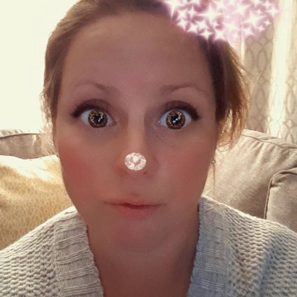 Profile Picture of Julianne Watson (@juliannewats805) on Poshmark