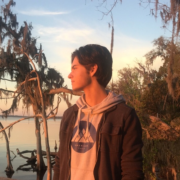 Profile Picture of Matthew Buff (@buffman007) on Poshmark