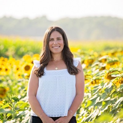 Profile Picture of Ellie Polack (@ElliePolack) on Twitter