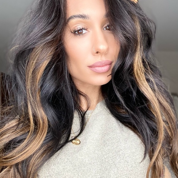 Profile Picture of Vanessa Mckerlie (@vanessamckerlie) on Poshmark
