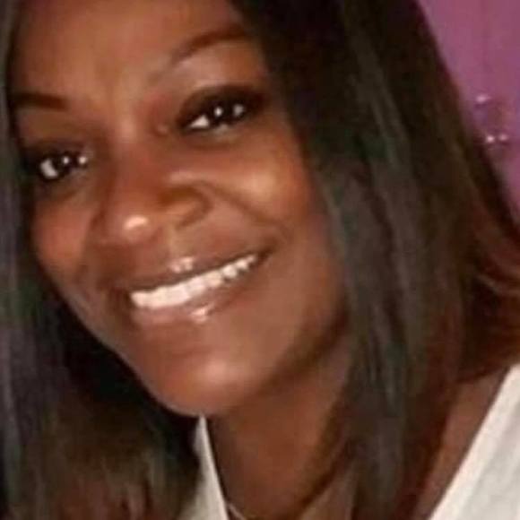 Profile Picture of Delarn Mack (@martindelarn) on Poshmark