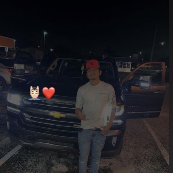 Profile Picture of Walter Humberto (@humbertow146) on Poshmark