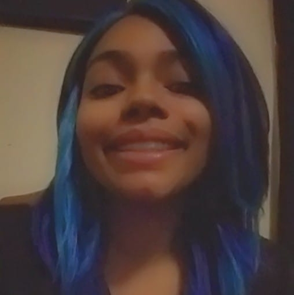 Profile Picture of Lili Heubel (@liliheubel) on Poshmark