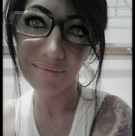 Profile Picture of Amie Schooling (@amieschooling) on Poshmark