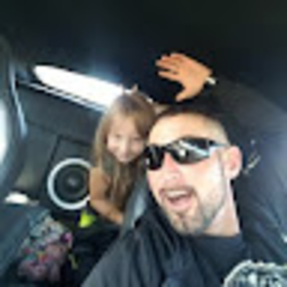 Profile Picture of Brian Andrews (@andrews0824) on Poshmark