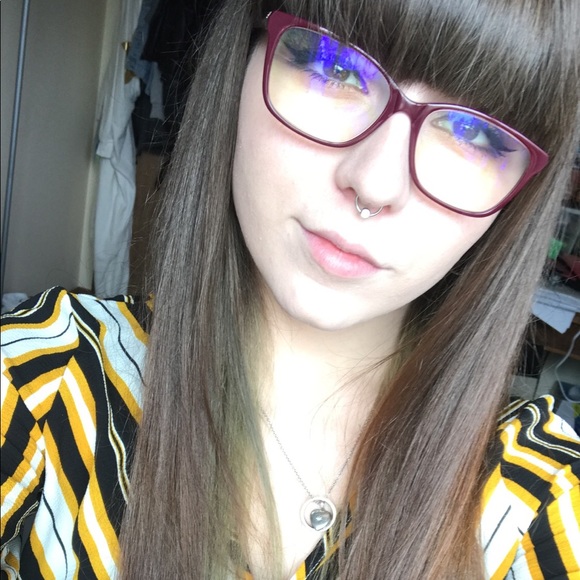 Profile Picture of Brooklyn Jenness (@testcolor5) on Poshmark