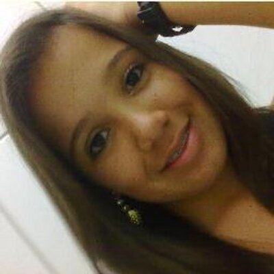 Profile Picture of Julia Rangel (@juliarangel7) on Twitter