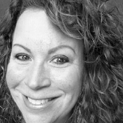 Profile Picture of Laura Solomon (@thereview52) on Twitter