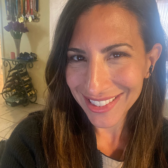 Profile Picture of Julie Koteles (@juliekoteles) on Poshmark