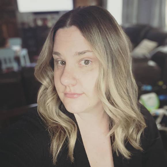 Profile Picture of Danielle Mcmanes (@danniheartzcows) on Poshmark