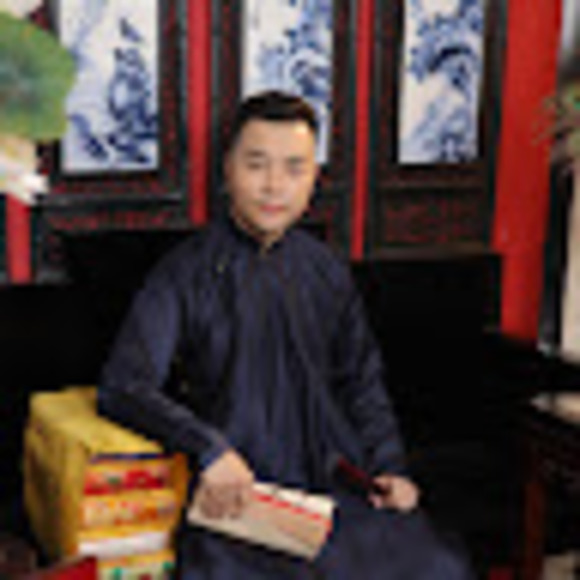 Profile Picture of Victor Hoang (@victorhoang22) on Poshmark