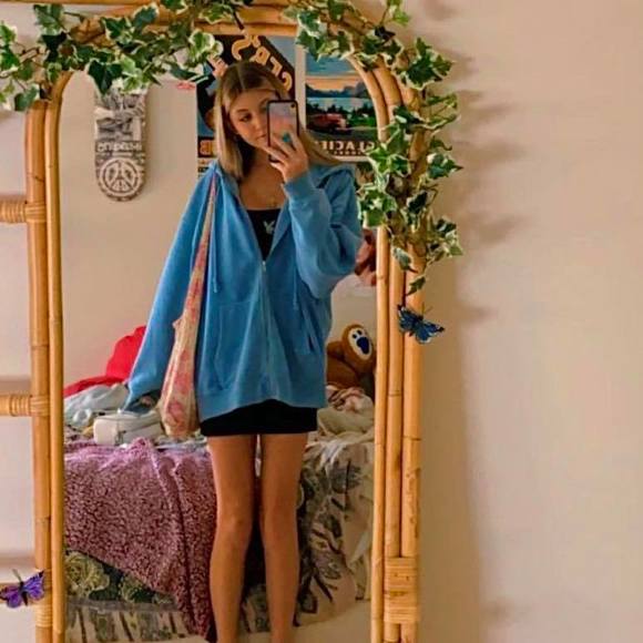 Profile Picture of Gianna Nicora (@giannanicora) on Poshmark