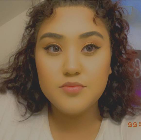 Profile Picture of Luz Farias (@luzy002) on Poshmark