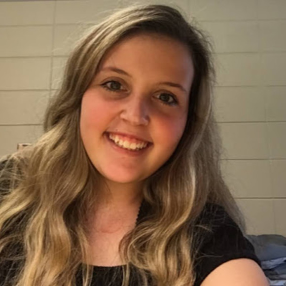 Profile Picture of Gabby Keunen (@gabbykeunen24) on Poshmark