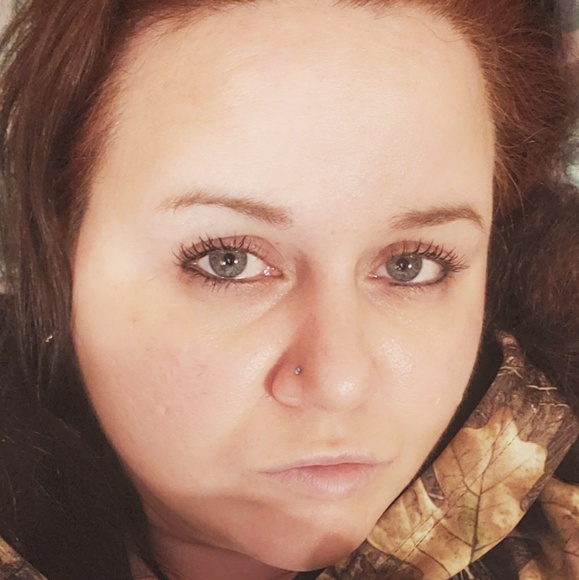 Profile Picture of Lisa Fournier (@tinkabelle777) on Poshmark