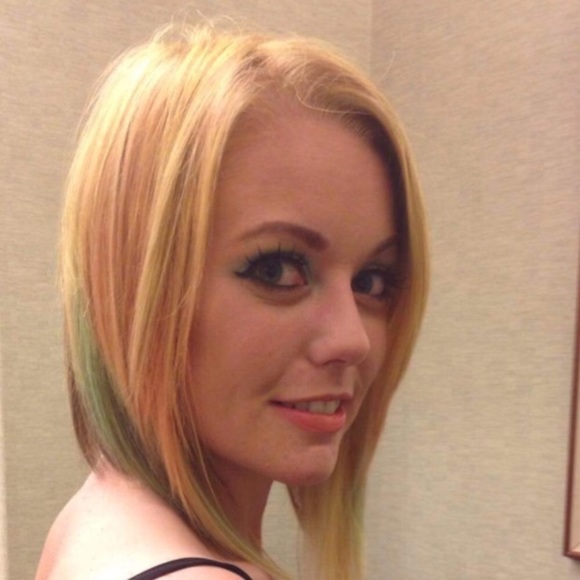 Profile Picture of Crystal Ritch (@crystalkat83) on Poshmark