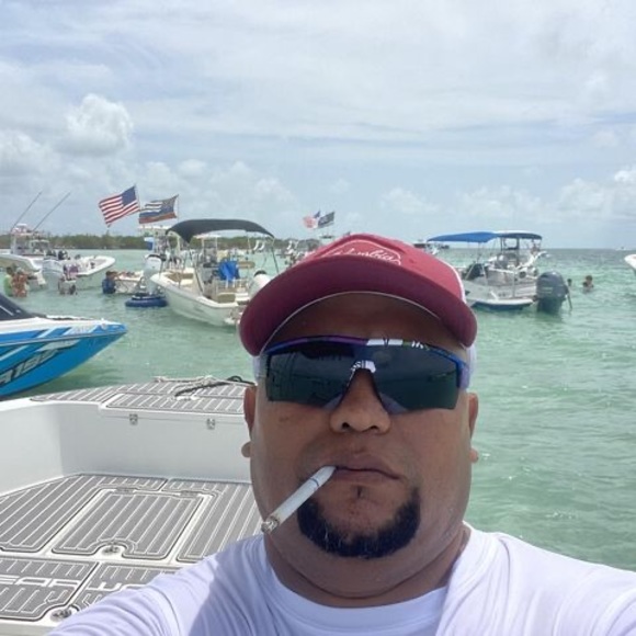 Carlos jose Fornos rodriguez - Poshmark Profile Picture of Carlos jose Fornos rodriguez (@anasofia1708) on Poshmark