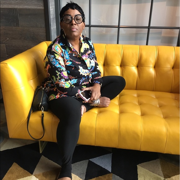 Profile Picture of Wanda f Fields (@wandafulls) on Poshmark