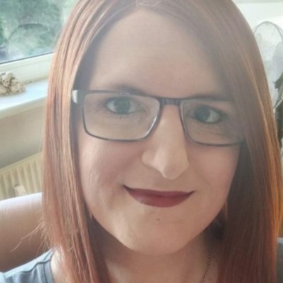 Profile Picture of Lara Beck (@LaraBeckk) on Twitter