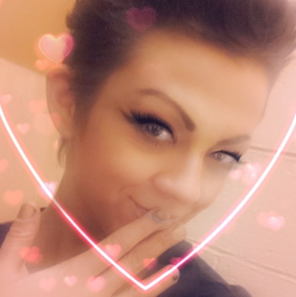 Profile Picture of Brittany Bosowski (@bbosowski) on Poshmark