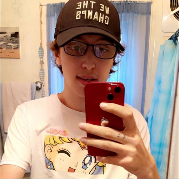 Profile Picture of Kevin Jolly (@kevin201181) on Poshmark