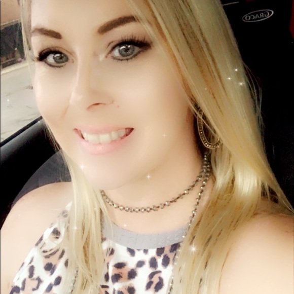 Profile Picture of Tamara Jean (@tamarajean) on Poshmark