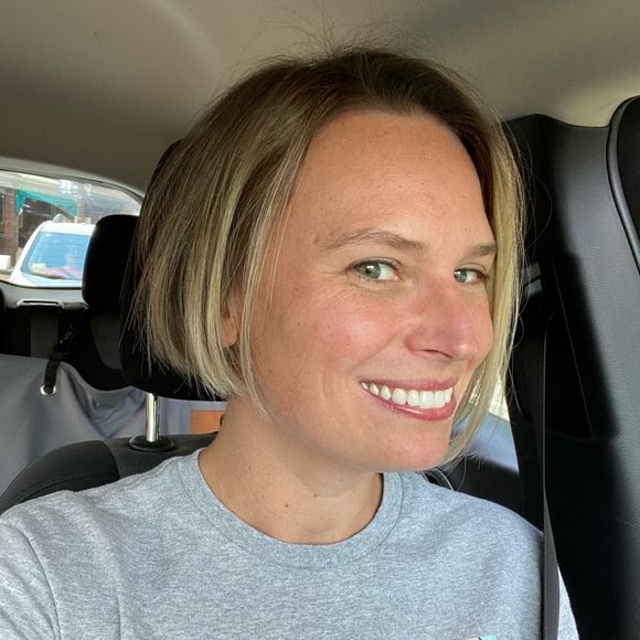 Profile Picture of Kim Teplitzky (@tigershark98) on Poshmark
