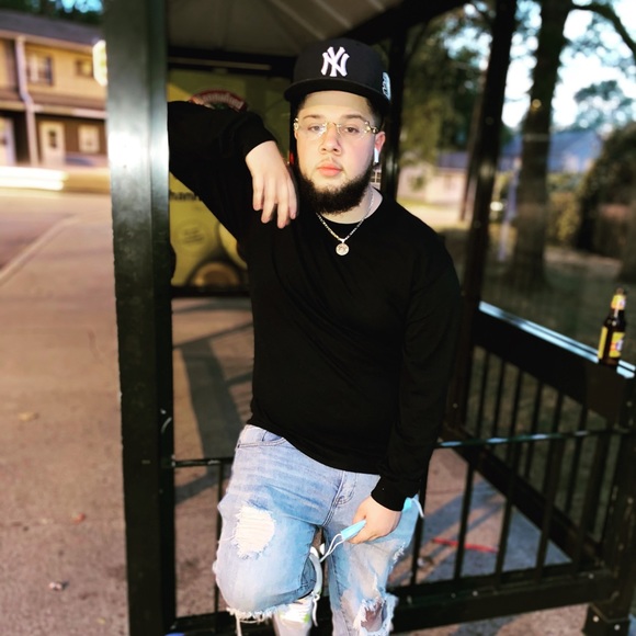 Profile Picture of Jose Estevez (@tulokito218) on Poshmark