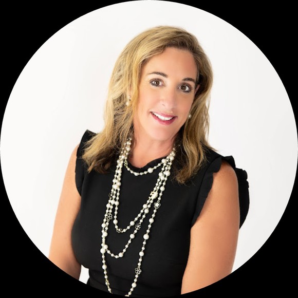 Profile Picture of Dawn Hart (@coharts0607) on Poshmark