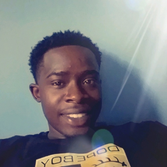 Profile Picture of David Lafortune (@davidlafortune) on Poshmark