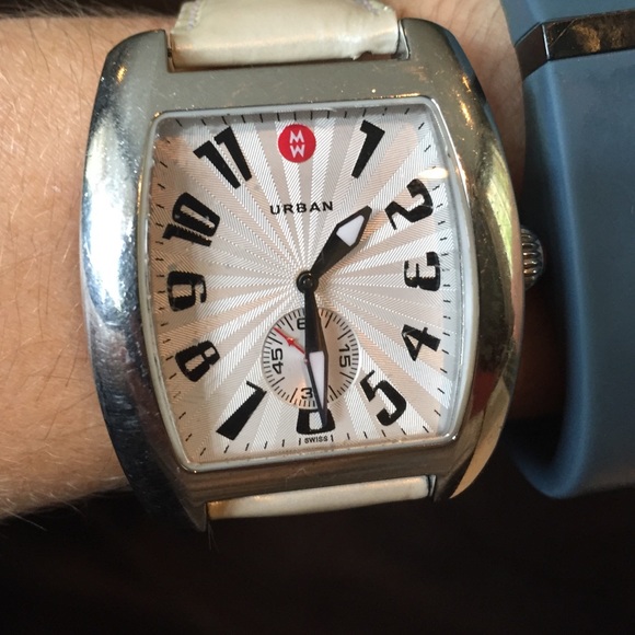 Profile Picture of Laura Auchter (@lauraauch) on Poshmark