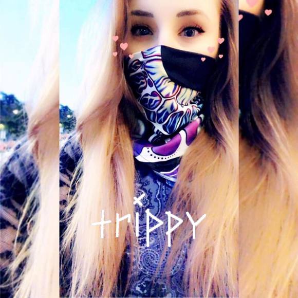 Profile Picture of Sammi Slayback (@sammileesayshi) on Poshmark