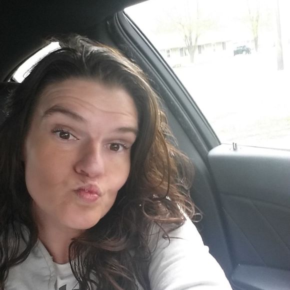 Profile Picture of Amanda Cummings-daldine (@amandacummin582) on Poshmark