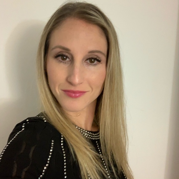 Profile Picture of Margo Warum (@mwarum) on Poshmark