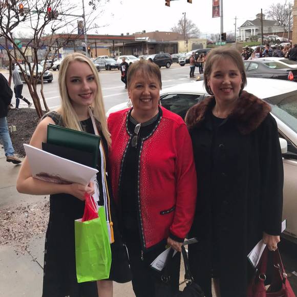 Renee Truhett - Poshmark Profile Picture of Renee Truhett (@reneetruhett) on Poshmark