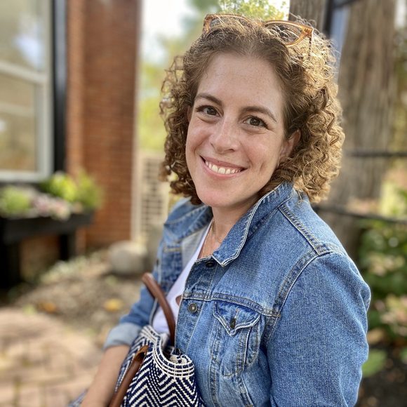 Profile Picture of Sara Smeaton (@ssmeaton) on Poshmark