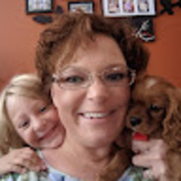 Profile Picture of Kellie gleason (@kelliegleason2) on Poshmark