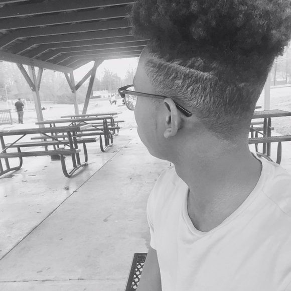 Profile Picture of Davis Fowler (@gvldankvngs) on Poshmark