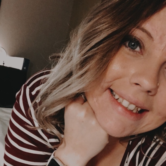 Profile Picture of Leann Vandevender (@leannvandy) on Poshmark