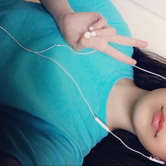 Profile Picture of Makayla Perrill (@makaylaperrill) on Poshmark