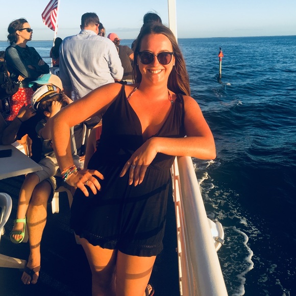 Profile Picture of Amanda Gilhooly (@amandagills) on Poshmark