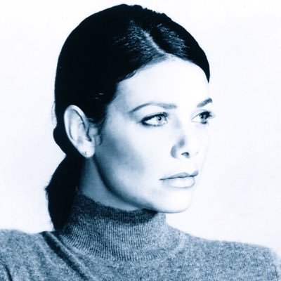 Profile Picture of Meredith Salenger (@@ing7023) on Twitter