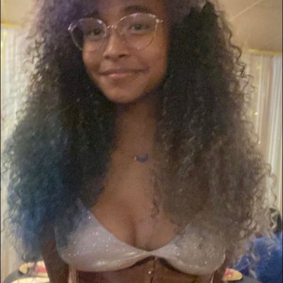 Profile Picture of Ava Page (@avapage0407) on Poshmark