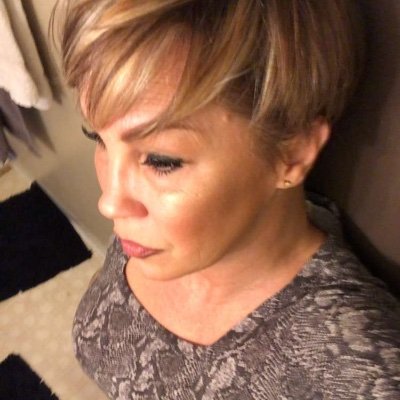 Profile Picture of Brenna Frank (@hairdresser13) on Twitter