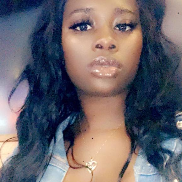 Profile Picture of Michelle Splunge (@brittbby5) on Poshmark